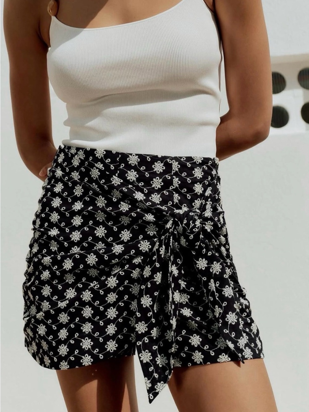 Zara Black Floral Wrap Cotton Skort with White Embroidery Size XS NWOT